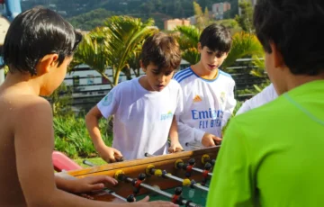 No solo llevamos juegos o comida, transformamos cada celebración en una aventura única, llena de emoción, sonrisas y momentos que todos recordarán con cariño.